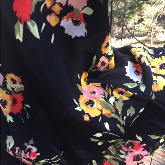 Free People black deep V front flowy jacquard ,floral puff sleeve,HP24x2 - Picture 8 of 12